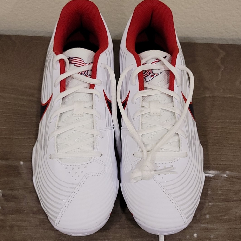 NEW Nike Softball White Sneakers